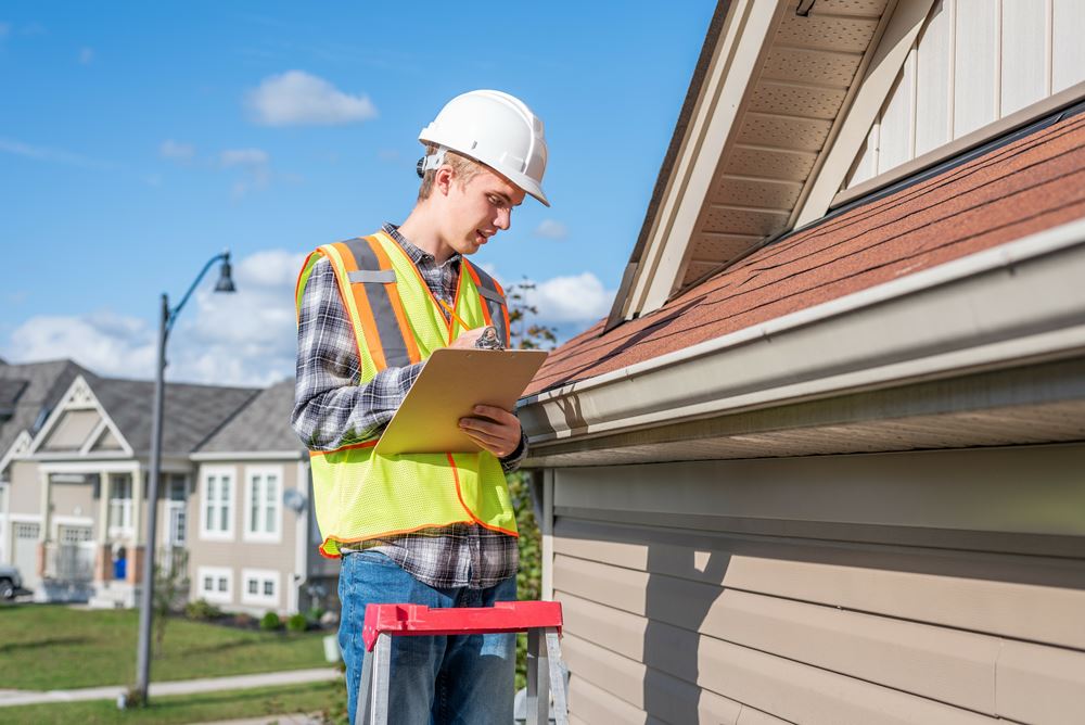 How to Choose the Right Residential Roofing Insurance